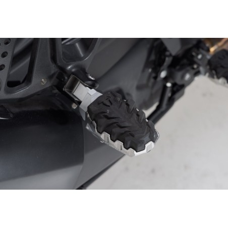 EVO PILLION FOOTREST KIT