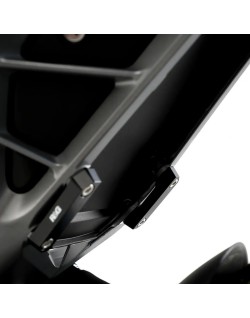 Cache orifices de repose-pieds arrière R&G RACING