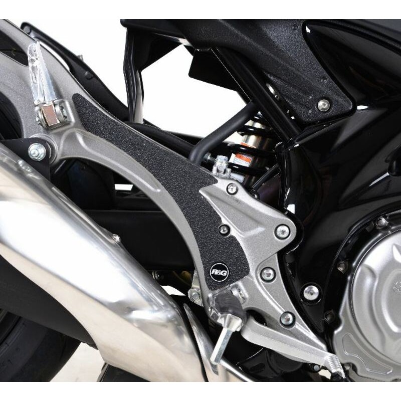 Adhésif anti-frottement R&G RACING platine repose-pieds noir 2 pièces Suzuki Gladius SFV 650 Adhésif anti-frottement R&G RACING platine repose-pieds noir 2 pièces Suzuki Gladius SFV 650